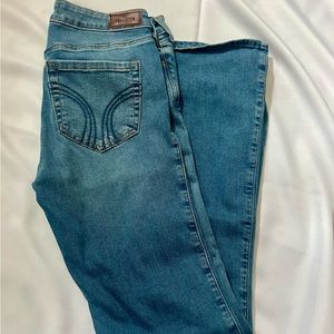 Hollister Low Rise Bootcut Soft Stretch Jean 6 Long